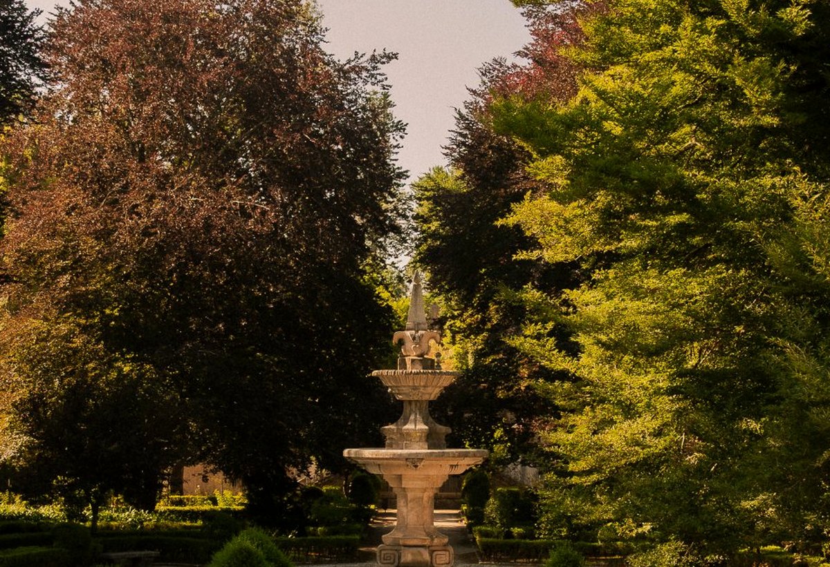 Fountain in the Botanical Garden